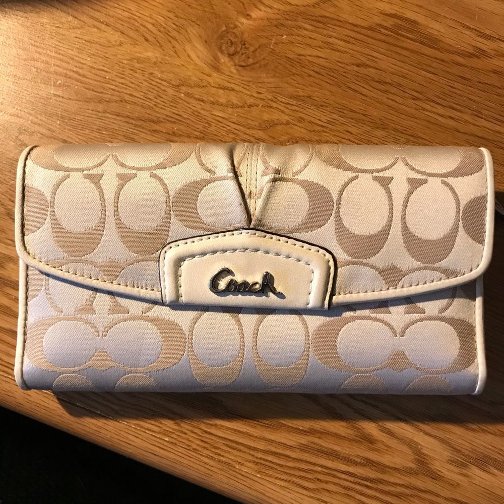 Coach checkbook wallet - Authentic